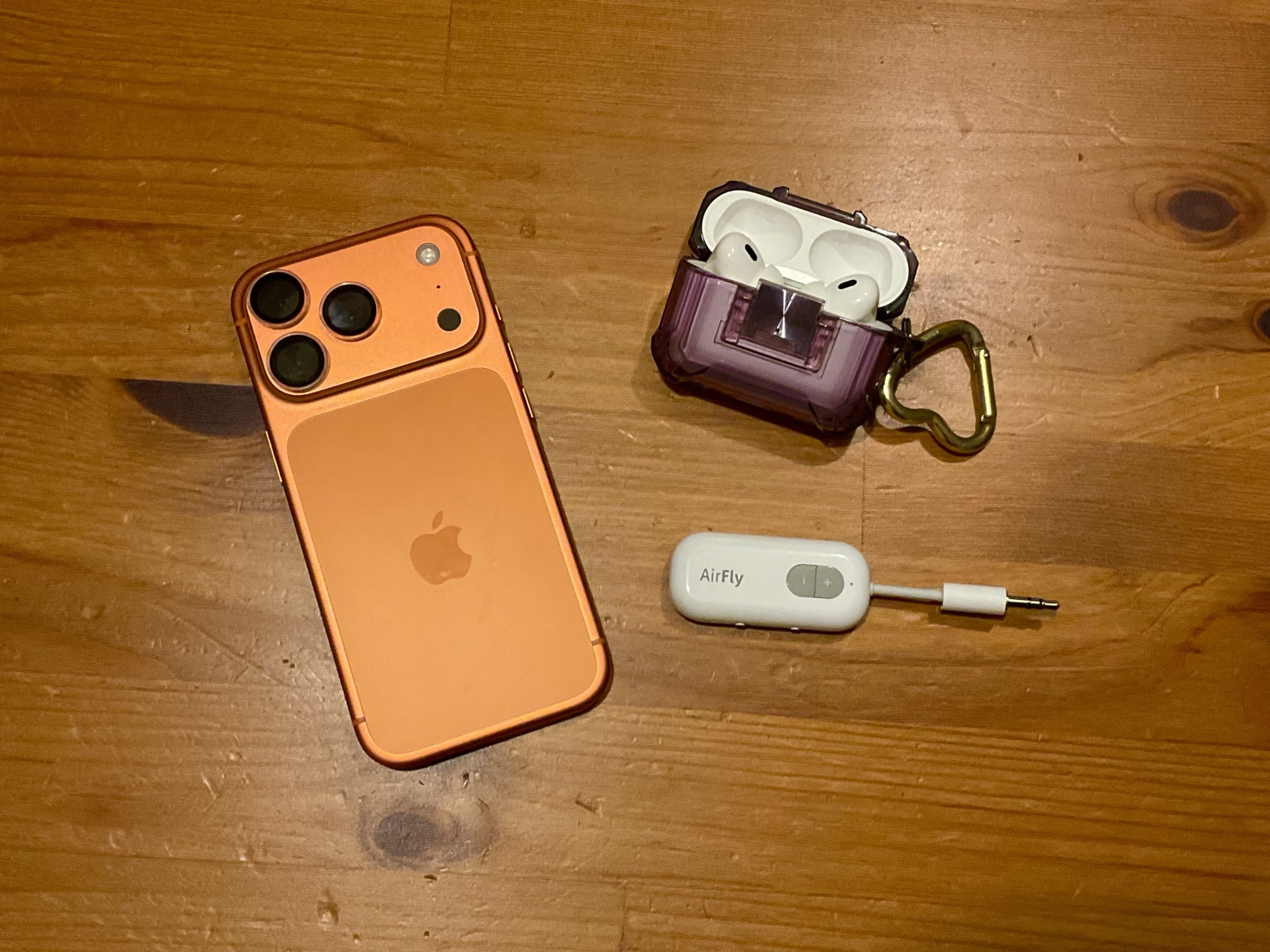 iPhone, Airpods, AirFl